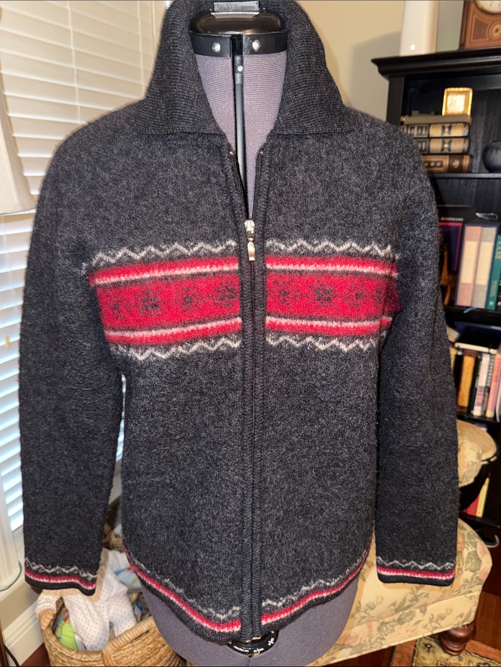 Cozy Charcoal Zip-Up Wool Jacket with Red Fair Isle Accent